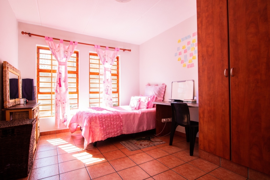 To Let 2 Bedroom Property for Rent in Bult South North West